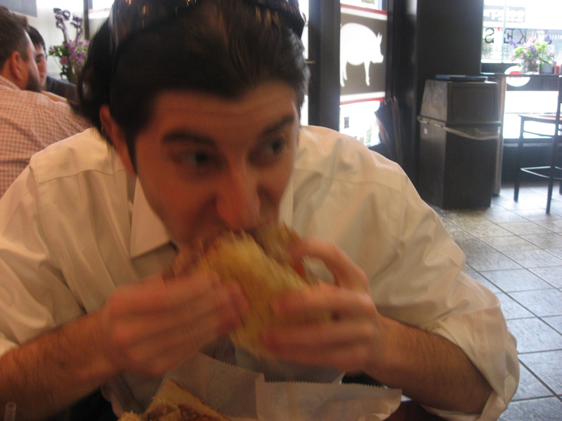 ... Lee eats a Turducken sandwich (Jake\'s, Philly)
