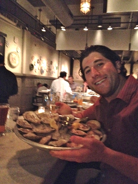 Lee eats oysters @ Sansom St Oyster House (Philly)