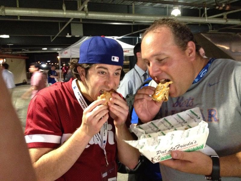 Lee & Bert eat Pat LaFrieda\'s filet mignon sandwiches @ ASG Home Run Derby (Citi Field, Queens)