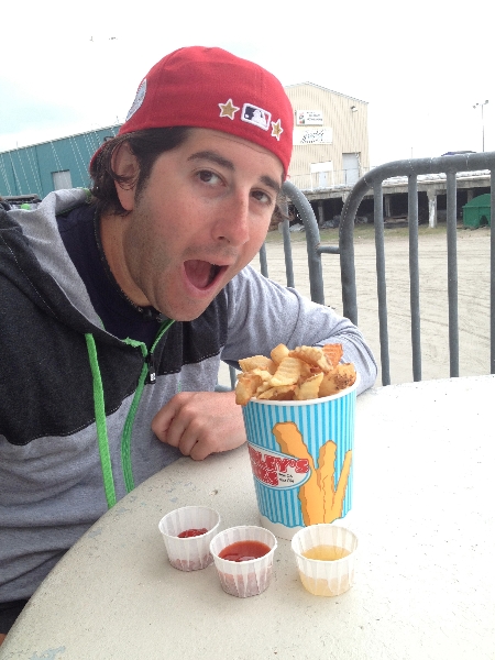 Lee eats Curly\'s Fries (Wildwood)