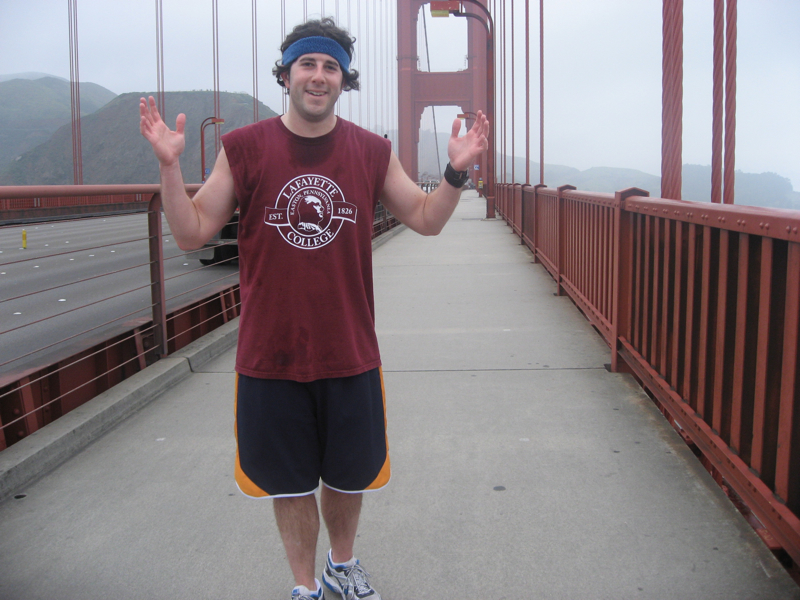 Lee shrugs at running the Golden Gate Bridge