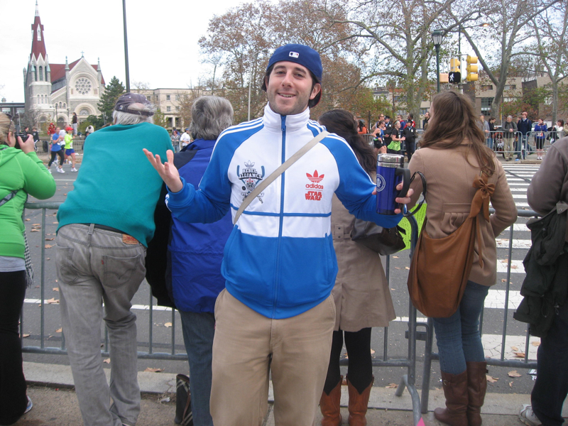 Lee shrugs at the Philly Marathon