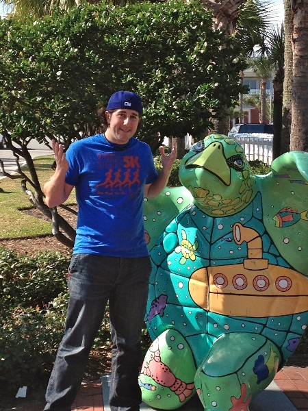 Lee shrugs @ this turtle (Jacksonville Beach)