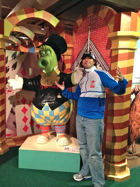Lee & Phanatic shrug (Philly Please Touch Museum)