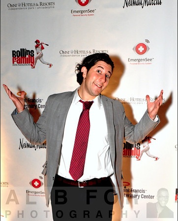 Lee shrugs @ Jimmy Rollins\' Fundraiser (Philly)